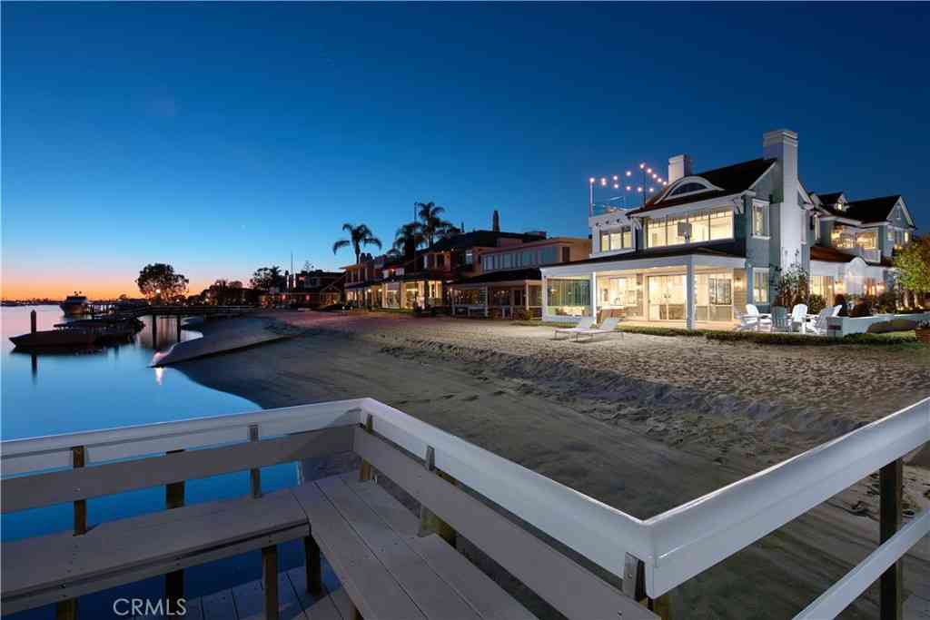 Homes For Rent - 14 Beacon Bay<br/> Newport Beach, CA 92660