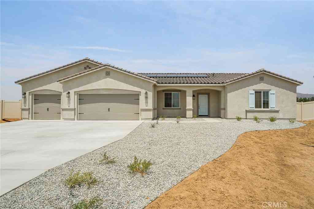 Homes For Sale - 14860 Desert Lily Court<br/> Apple Valley, CA 92307