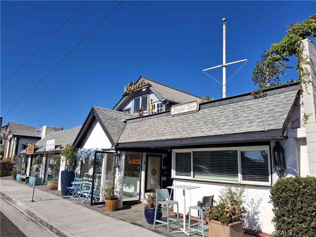 Apartment For Rent - 1970 S Coast Hwy #3<br/> Laguna Beach, CA 92651
