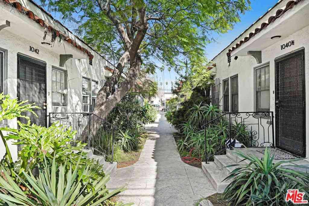 Homes For Sale - 1038 W 57th Street<br/> Los Angeles, CA 90037
