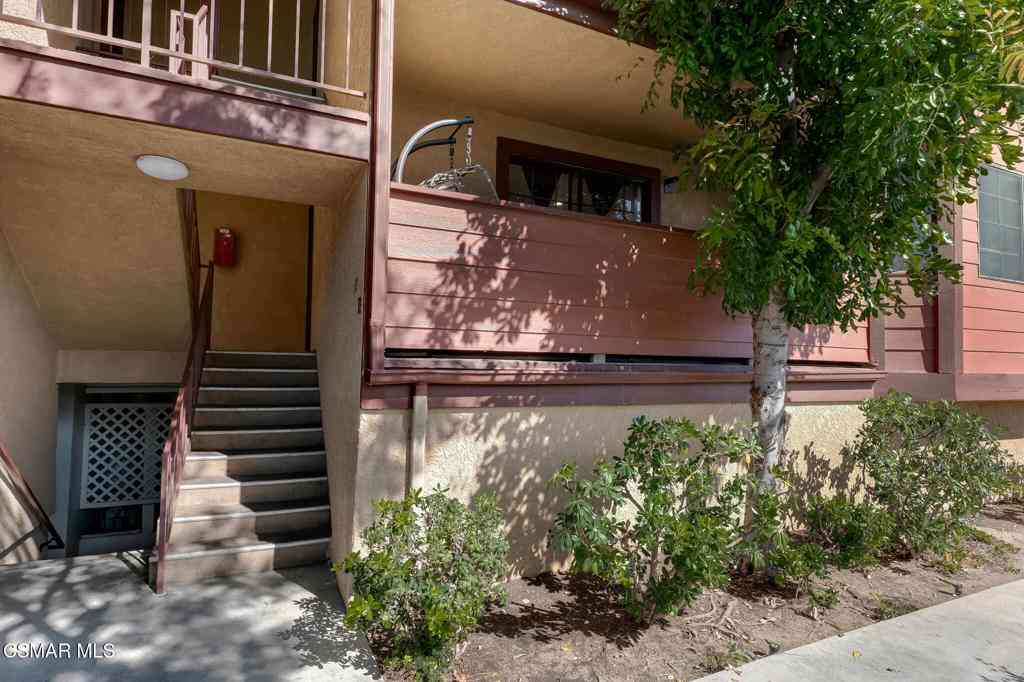 Condo For Sale - 10220 De Soto Avenue #11<br/> Chatsworth, CA 91311