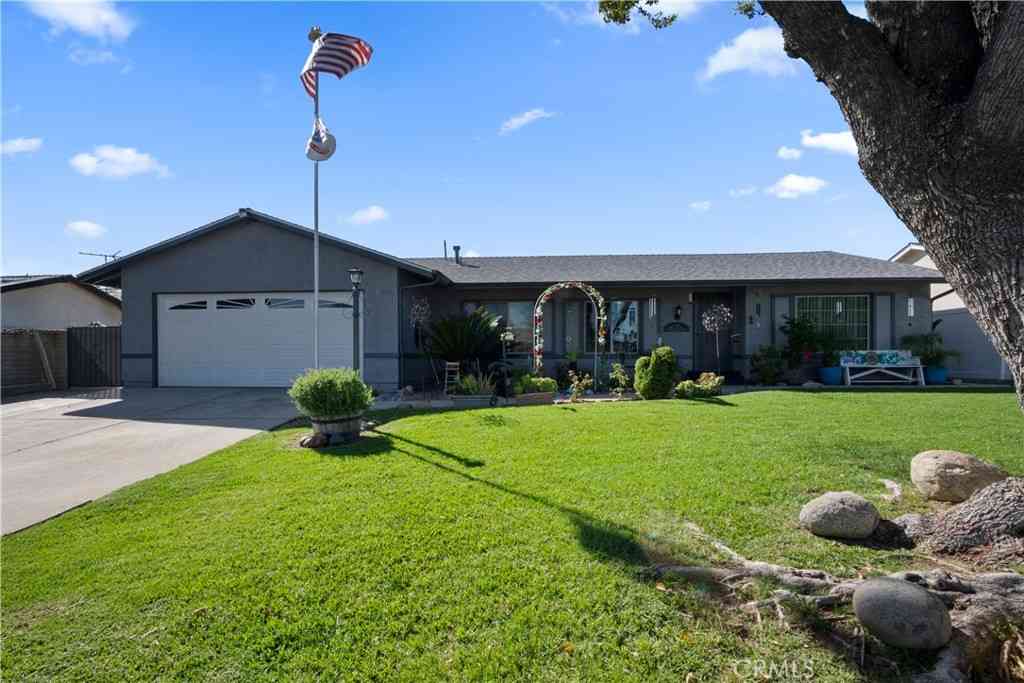 Homes For Sale - 11910 Carlisle Avenue<br/> Chino, CA 91710