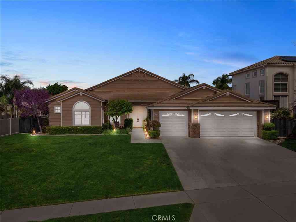 Homes For Sale - 36330 County Line<br/> Yucaipa, CA 92399