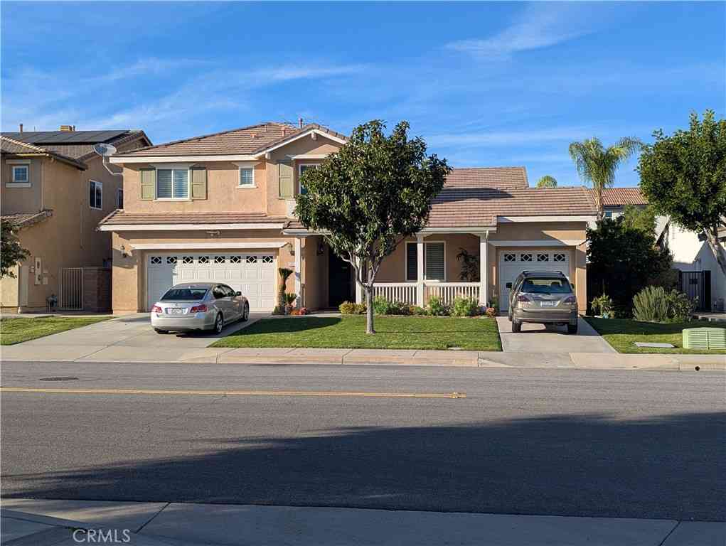 Homes For Sale - 13882 Star Ruby<br/> Eastvale, CA 92880