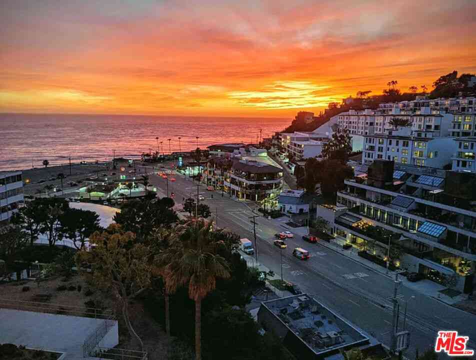 Condo For Rent - 17352 W Sunset Boulevard #605-D<br/> Pacific Palisades, CA 90272