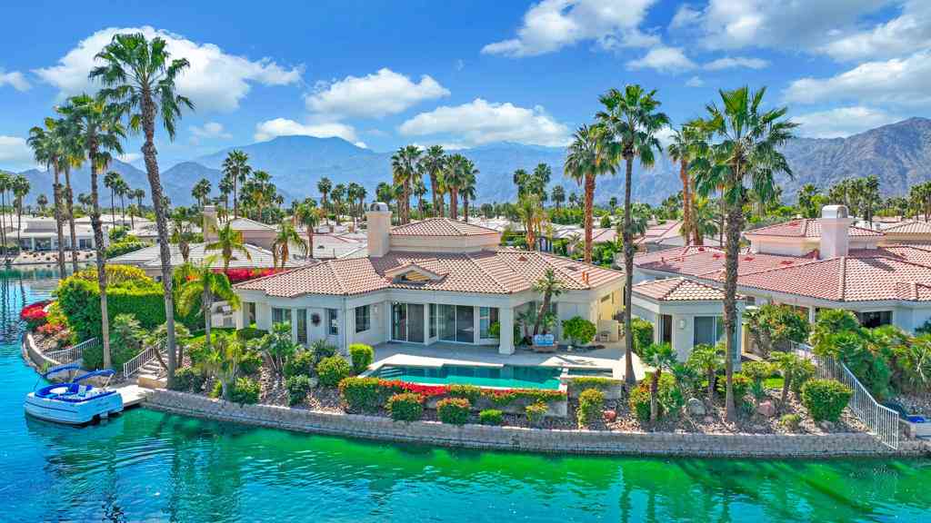 Homes For Sale - 47540 Via Montessa<br/> La Quinta, CA 92253