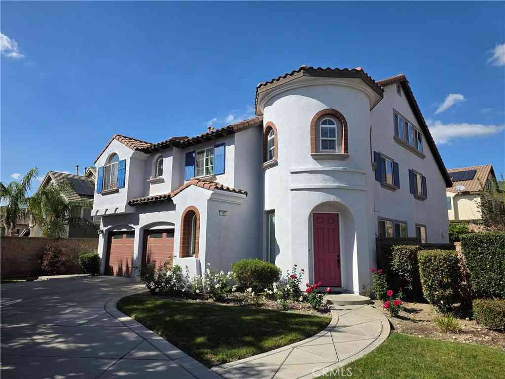 Homes For Sale - 5448 Biella Court<br/> Fontana, CA 92336
