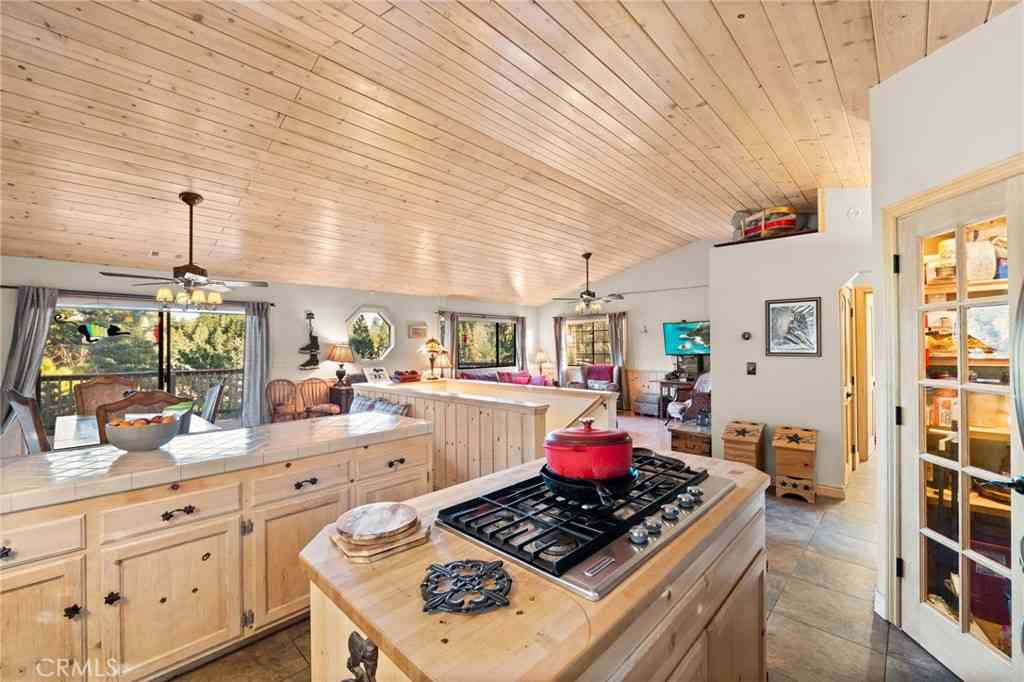 Homes For Sale - 2011 Nob Hill<br/> Running Springs, CA 92382