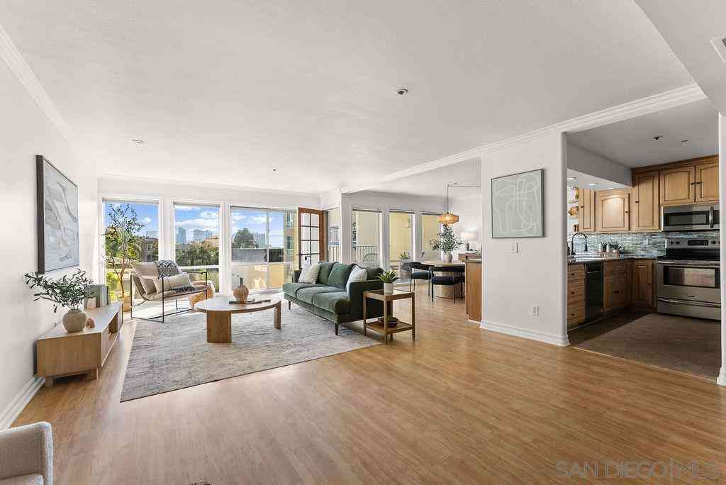 Condo For Sale - 2568 Albatross St #5G<br/> San Diego, CA 92101