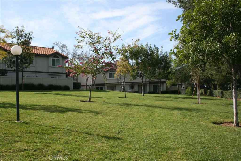 Condo For Sale - 24202 Sylvan Glen #G<br/> Diamond Bar, CA 91765