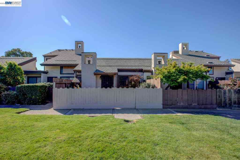 Condo For Sale - 1414 Pajaro Avenue #41<br/> Manteca, CA 95336