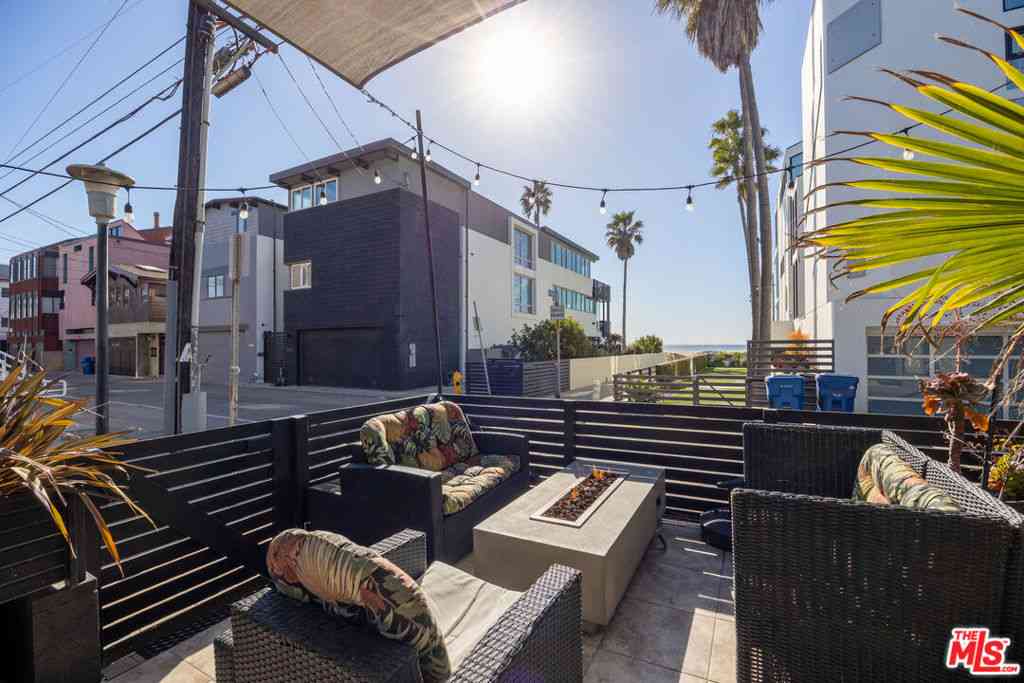 Apartment For Rent - 11 24th Avenue #3<br/> Venice, CA 90291