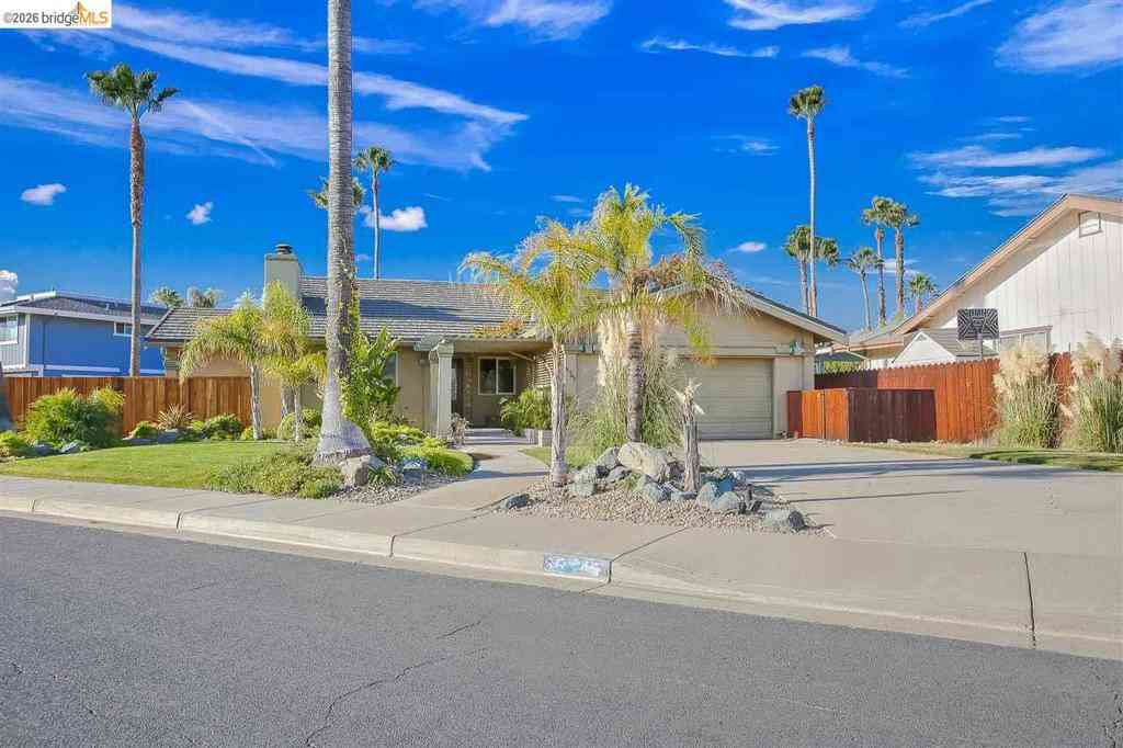 Homes For Rent - 5545 Drakes Ct<br/> Discovery Bay, CA 94505