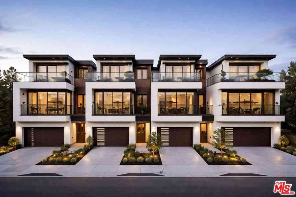 Homes For Sale - 14525 Dickens Street<br/> Sherman Oaks, CA 91403