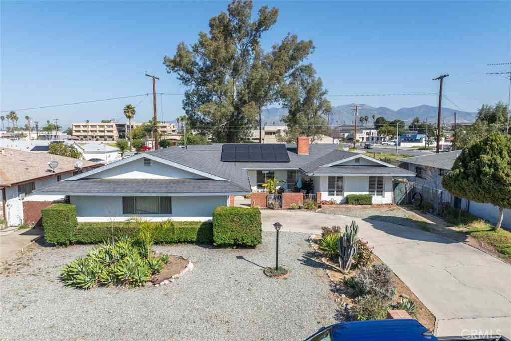 Homes For Sale - 40480 Melrose Avenue<br/> Hemet, CA 92545