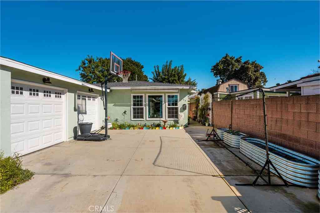 Multifamily For Sale - 151 S Parker Street<br/> Orange, CA 92868