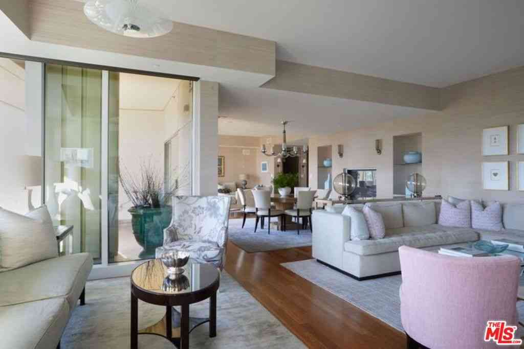 Condo For Sale - 1 W Century Drive #4A<br/> Los Angeles, CA 90067