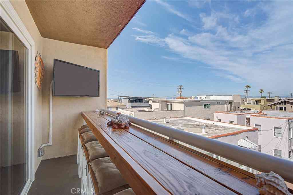 Condo For Sale - 15 15th #22<br/> Hermosa Beach, CA 90254