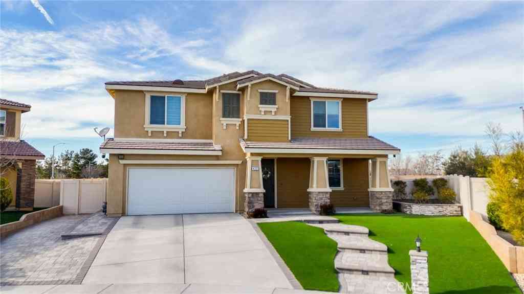 Homes For Sale - 4727 W Vahan Court<br/> Lancaster, CA 93536