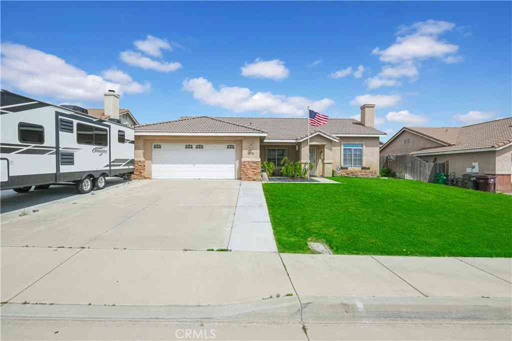 Homes For Sale - 998 Sycamore Court<br/> Banning, CA 92220