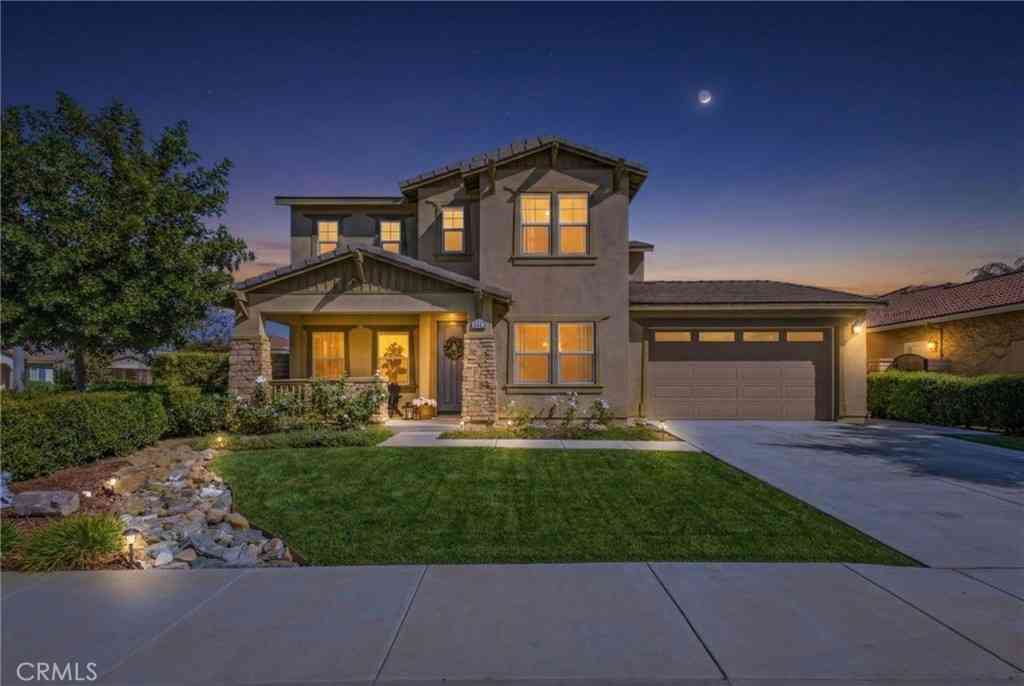 Homes For Sale - 35028 Orchard Crest Court<br/> Winchester, CA 92596