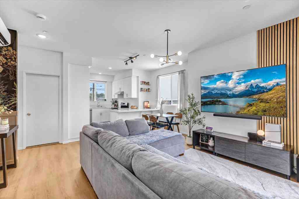 Townhouse For Sale - 402 Creekside Cir<br/> San Diego, CA 92114