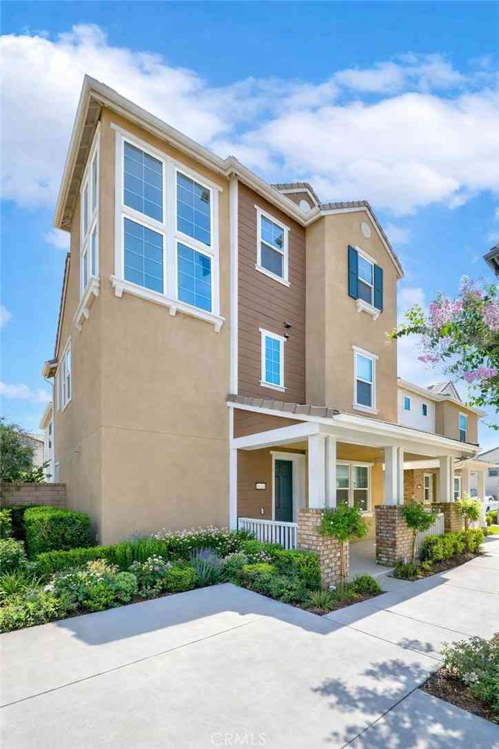 Condo For Sale - 16145 Sandpiper Avenue<br/> Chino, CA 91708