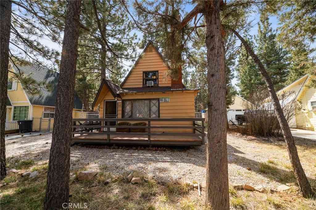 Homes For Sale - 324 Angeles Boulevard<br/> Big Bear City, CA 92314
