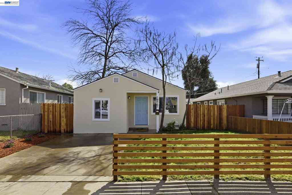 Homes For Sale - 1976 Grand Ave<br/> Sacramento, CA 95838