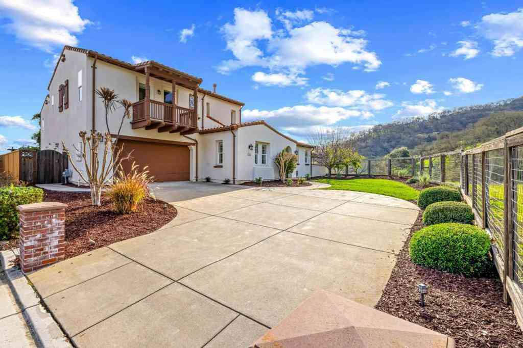 Homes For Sale - 1190 Olympic Court<br/> Gilroy, CA 95020