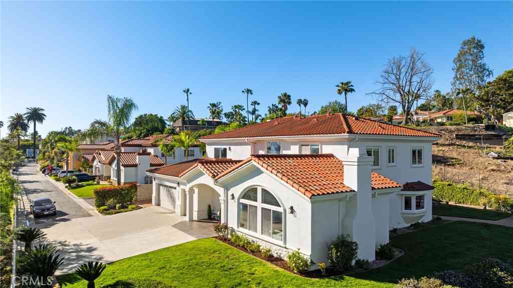 Homes For Sale - 1320 N Raymond<br/> Fullerton, CA 92831
