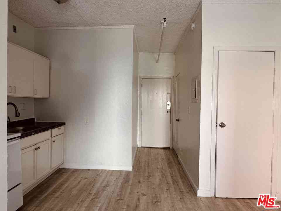 Condo For Rent - 920 S Hobart Blvd #104<br/> Los Angeles, CA 90006