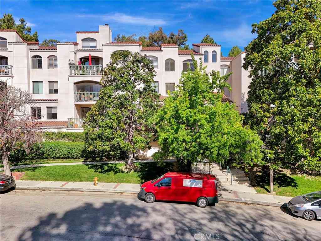 Condo For Sale - 4200 Via Arbolada #104<br/> Los Angeles, CA 90042