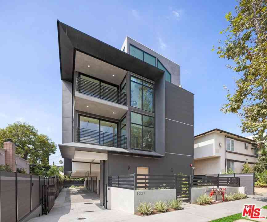 Condo For Rent - 1227 N Formosa Avenue #4<br/> West Hollywood, CA 90046