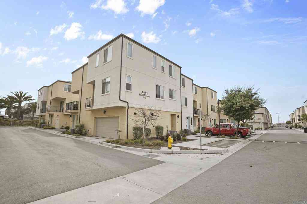 Townhouse For Sale - 5211 Beachfront Cove St. #10<br/> San Diego, CA 92154