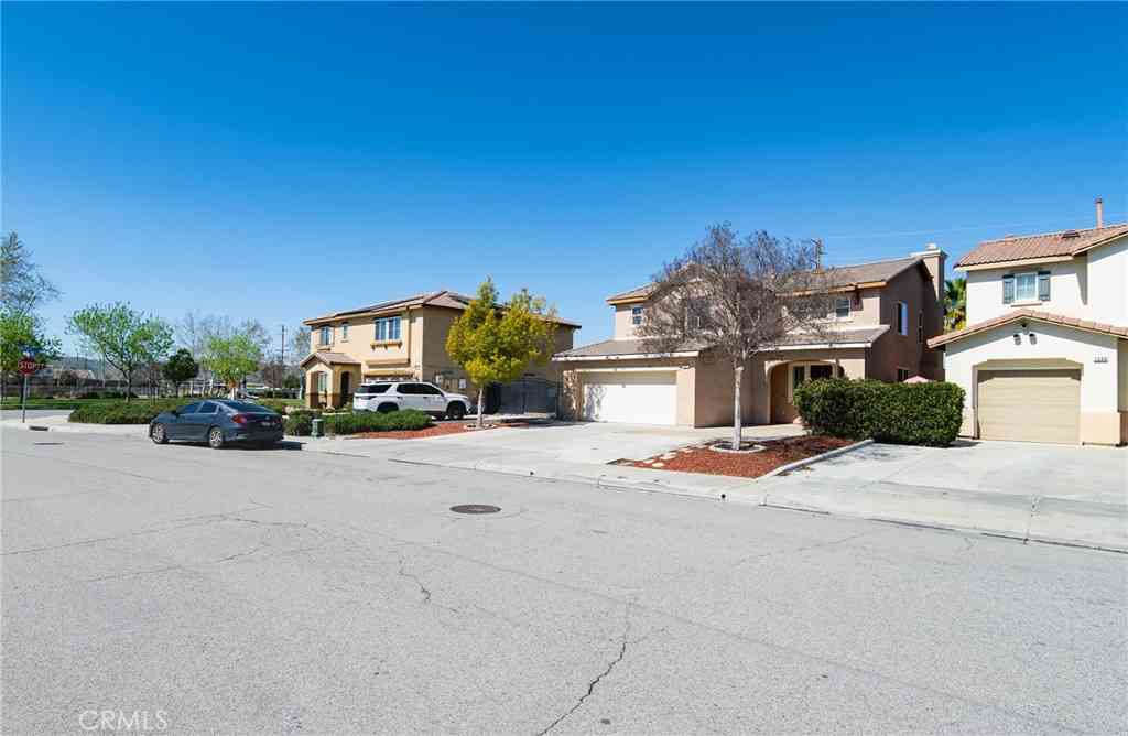 Homes For Sale - 1271 Pardee Street<br/> San Jacinto, CA 92582