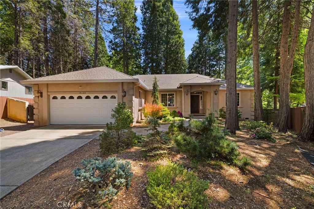 Homes For Sale - 14124 Rollins Court<br/> Magalia, CA 95954
