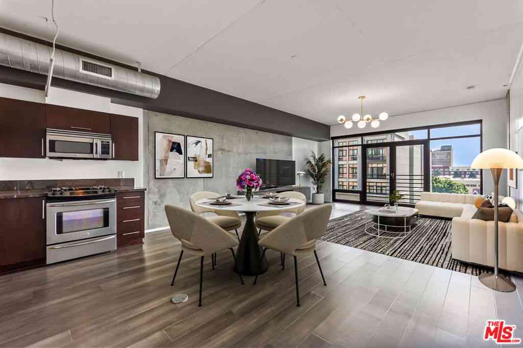 Condo For Rent - 1111 S Grand Avenue #716<br/> Los Angeles, CA 90015