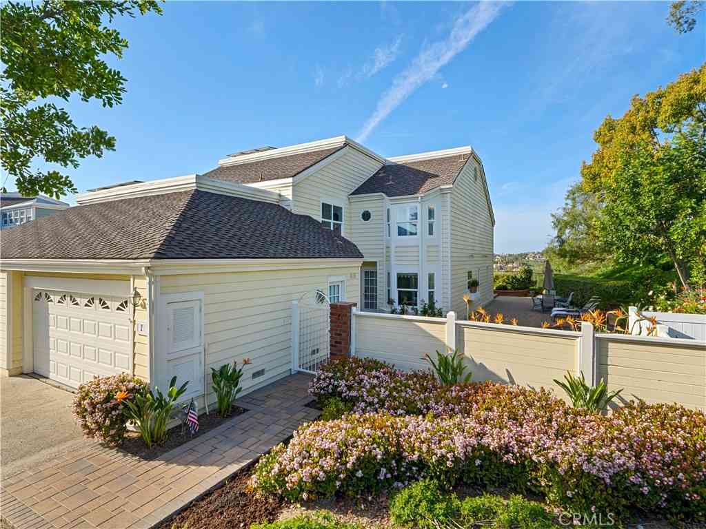 Homes For Sale - 1 Taywood Court<br/> Laguna Niguel, CA 92677