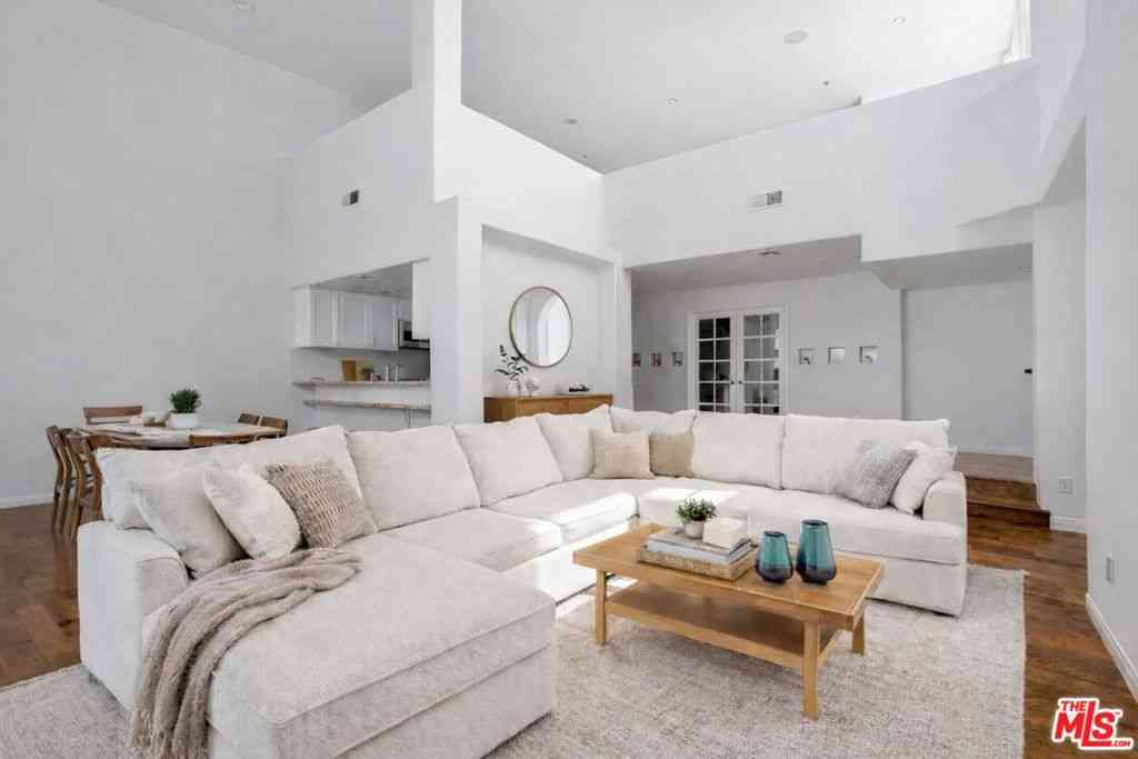 Condo For Sale - 12011 Goshen Avenue #305<br/> Los Angeles, CA 90049