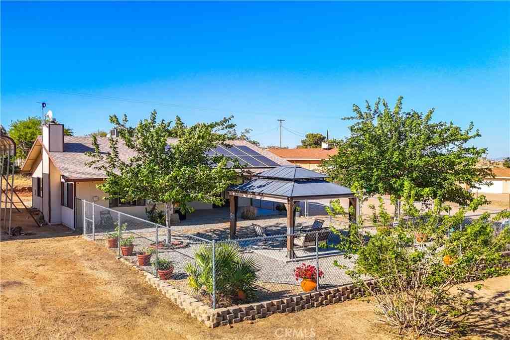 Homes For Sale - 57920 Buena Vista Drive<br/> Yucca Valley, CA 92284
