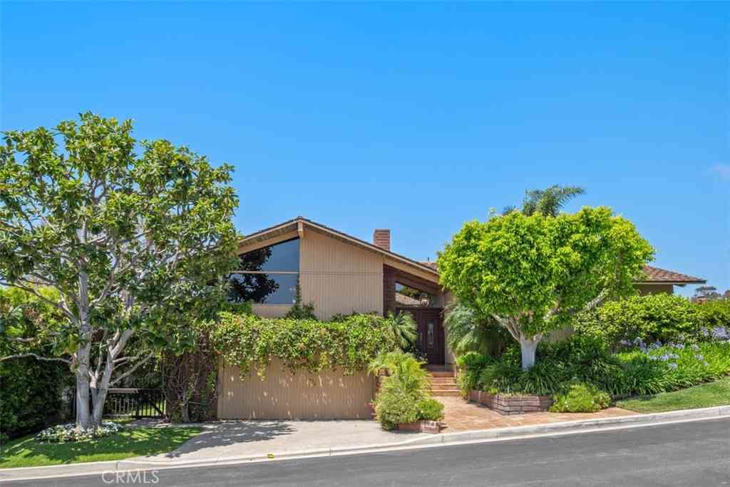 Homes For Rent - 2 N Alta Mira Road<br/> Laguna Beach, CA 92651