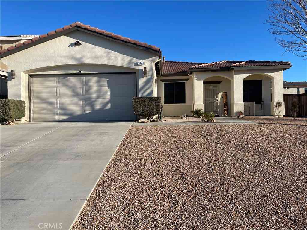 Homes For Sale - 3649 Half Dome<br/> Rosamond, CA 93560