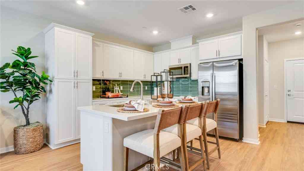 Condo For Sale - 2809 E Amberley Privado<br/> Ontario, CA 91762