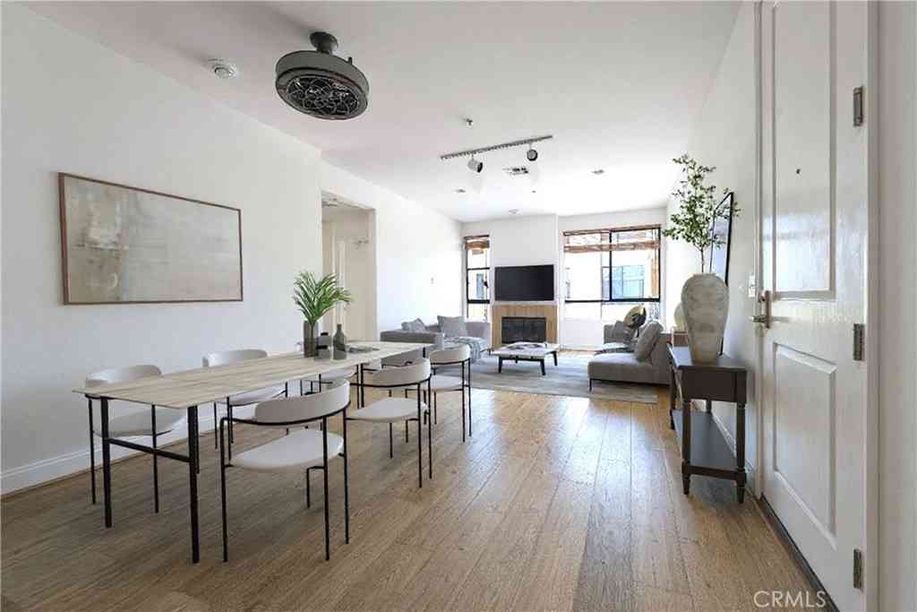 Condo For Sale - 6938 Laurel Canyon Blvd #304<br/> North Hollywood, CA 91605