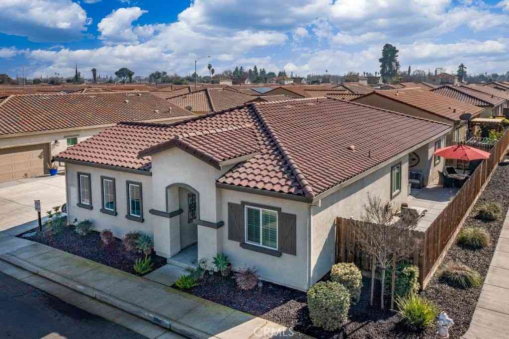 Homes For Sale - 869 Grace Drive<br/> Merced County, Los Banos, CA 93635