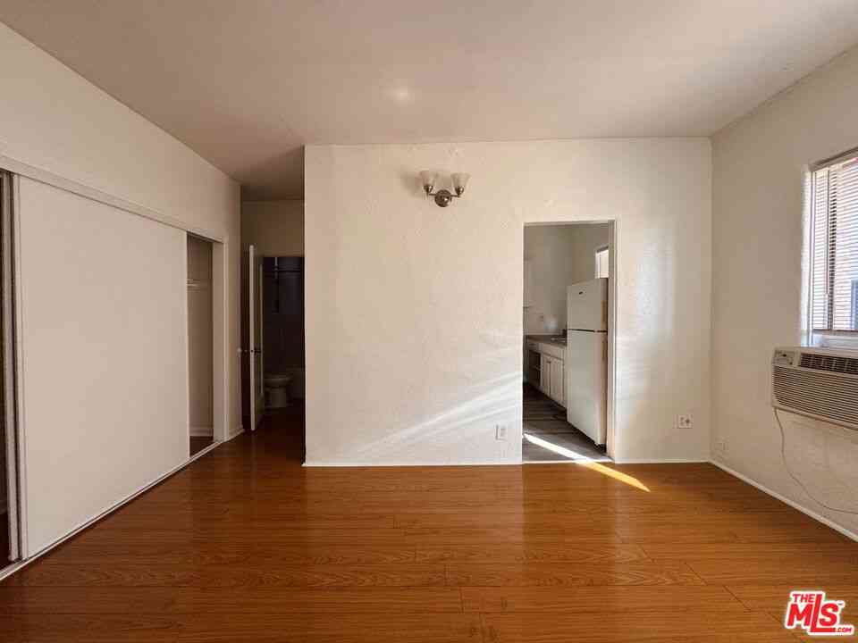 Condo For Rent - 920 S S Hobart Blvd #403<br/> Los Angeles, CA 90006