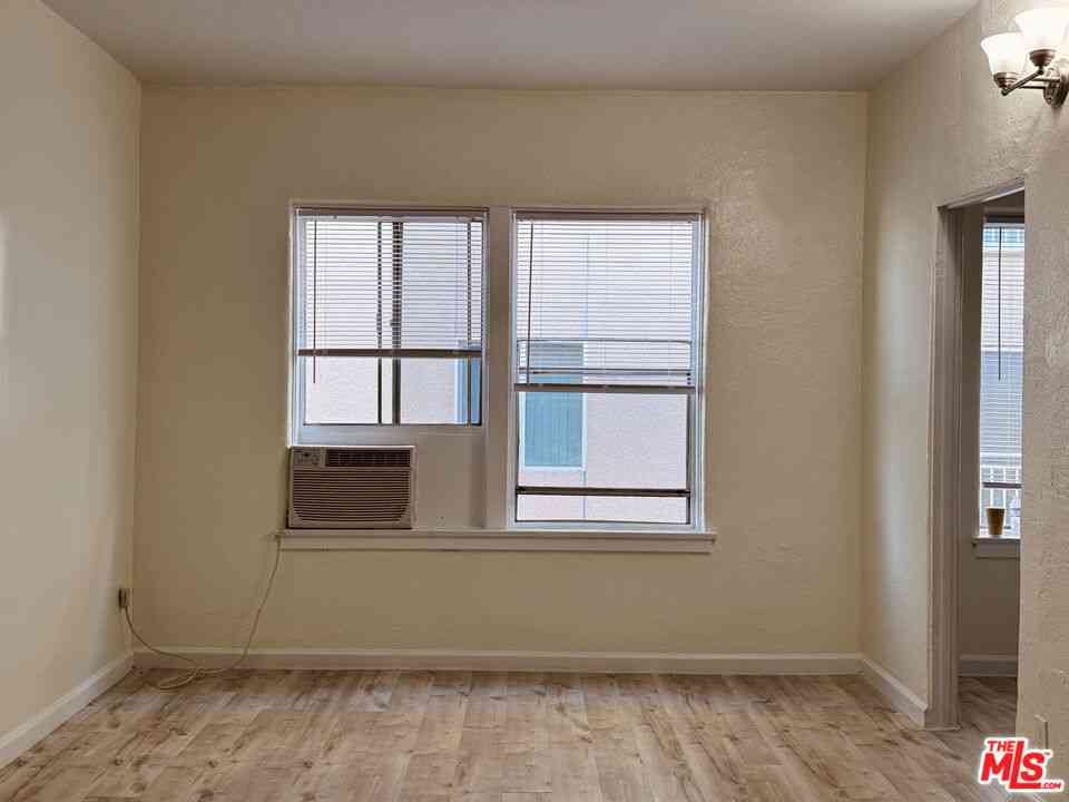 Condo For Rent - 920 S S Hobart Blvd #409<br/> Los Angeles, CA 90006