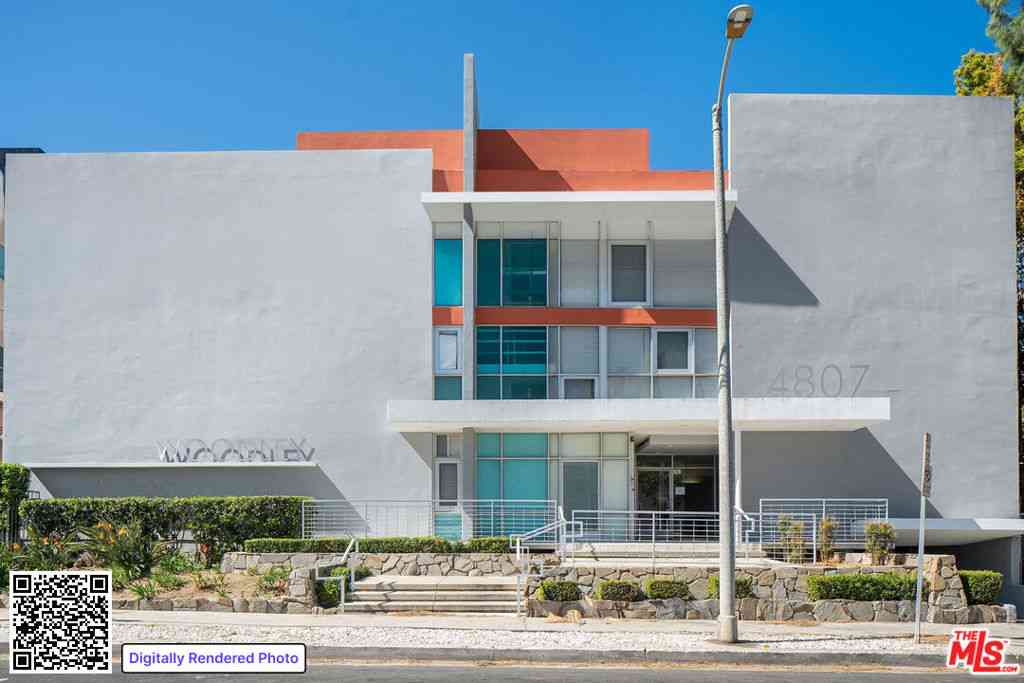 Condo For Rent - 4807 Woodley Avenue #309<br/> Encino, CA 91436