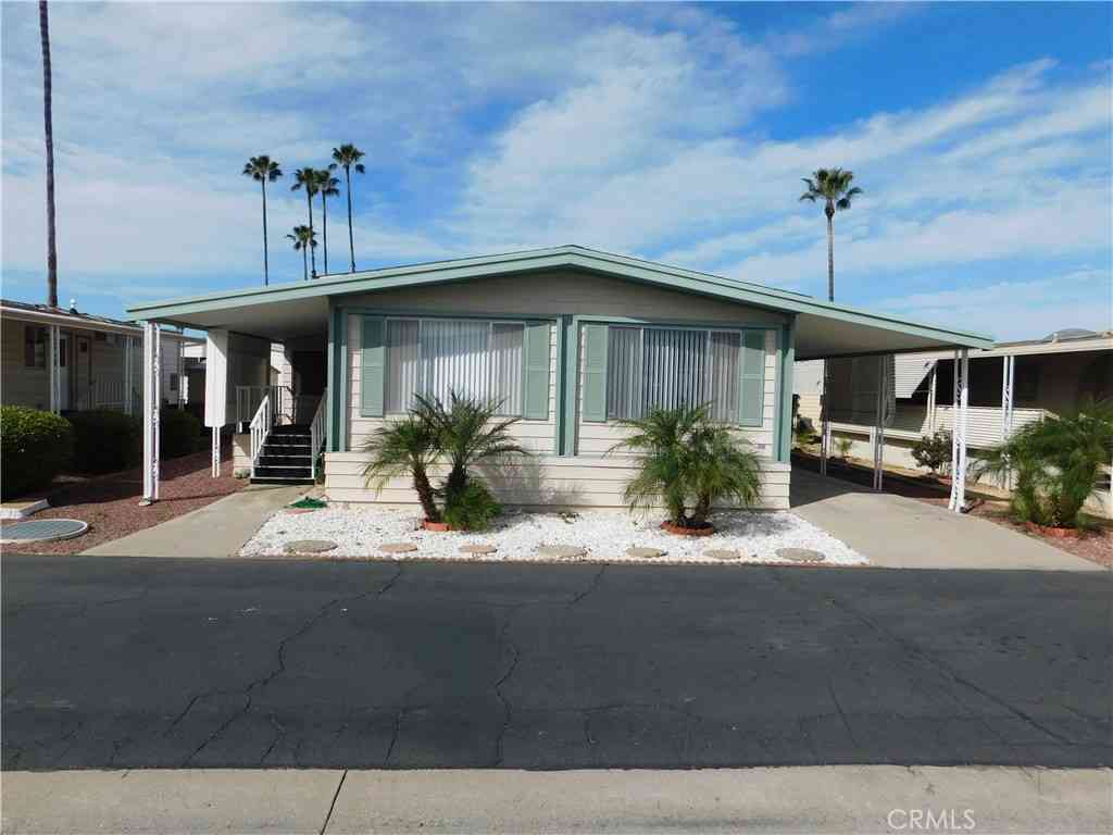 Mobile Home For Sale - 1525 W Oakland Avenue #99<br/> Hemet, CA 92543